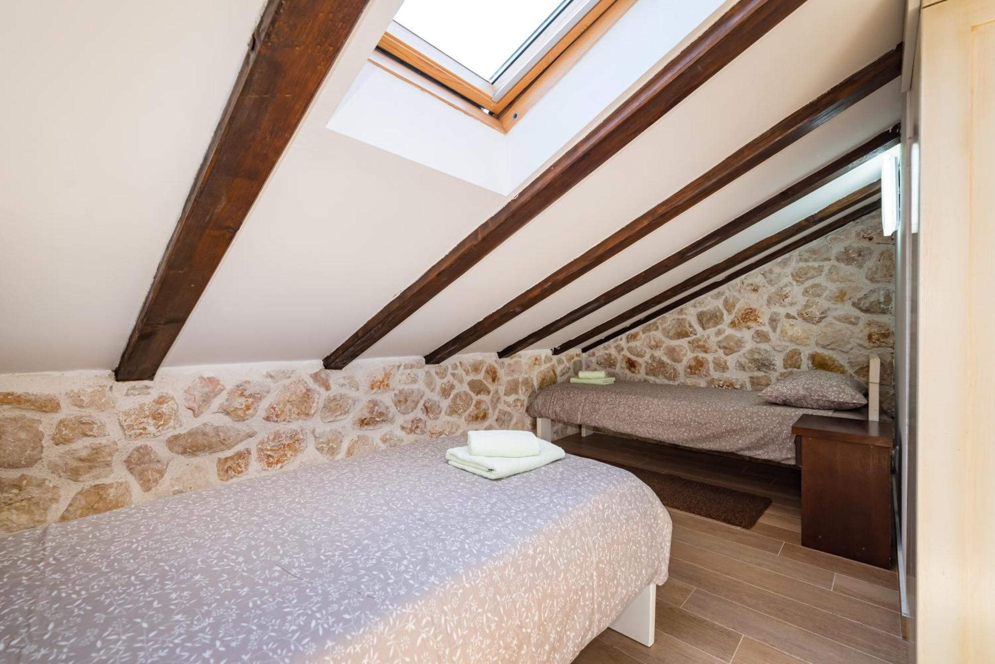 Villa Stone House Ražanac Esterno foto